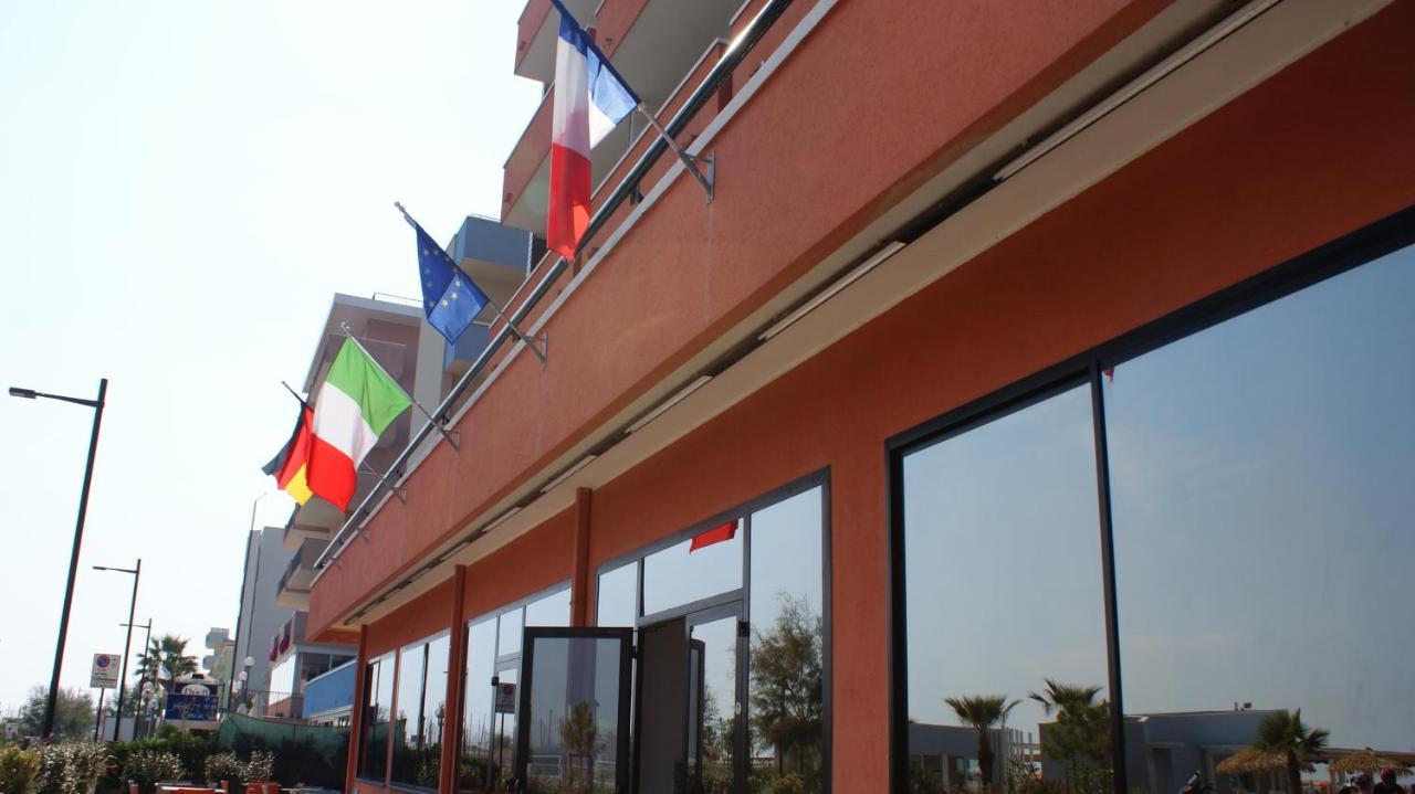 Hotel Palazzo Caveja Rimini Eksteriør billede