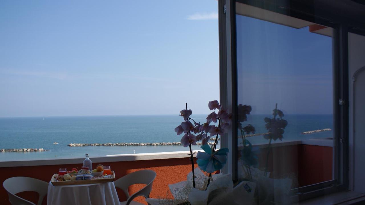 Hotel Palazzo Caveja Rimini Eksteriør billede
