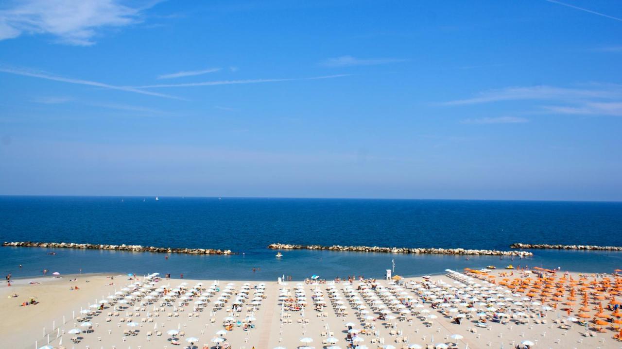 Hotel Palazzo Caveja Rimini Eksteriør billede