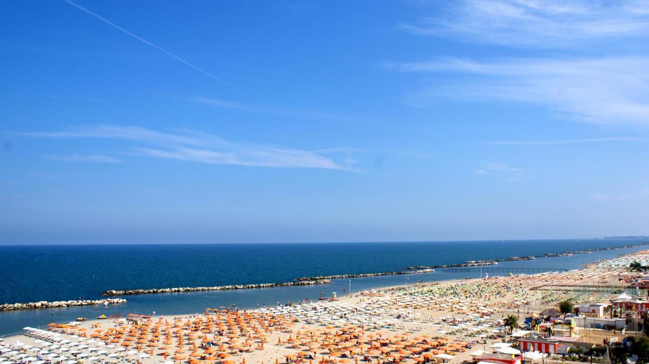 Hotel Palazzo Caveja Rimini Eksteriør billede