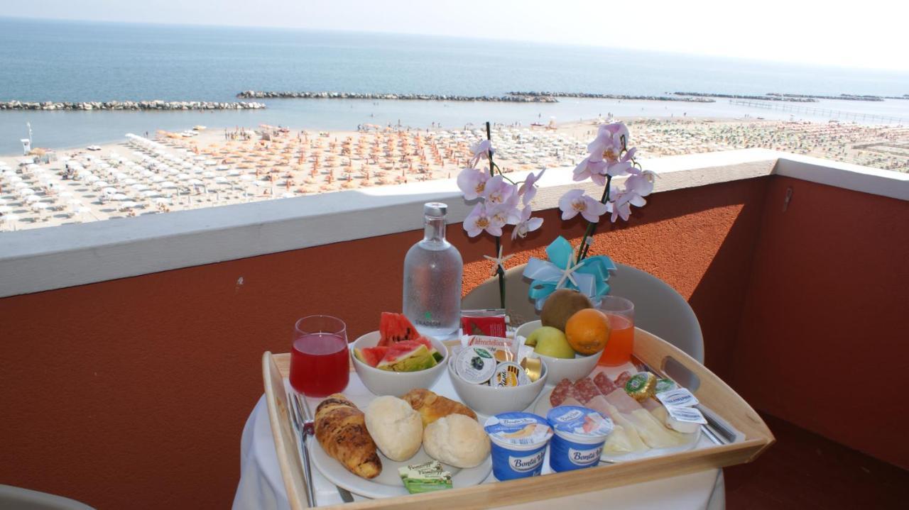 Hotel Palazzo Caveja Rimini Eksteriør billede